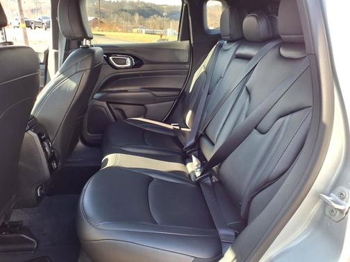 Silver Zynith Metallic Clearcoat 2026 Jeep Compass Limited