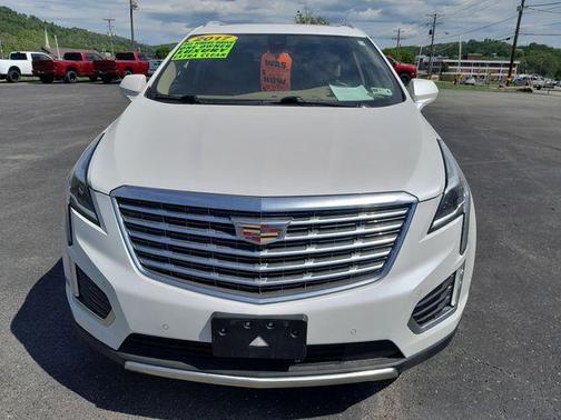 Crystal White Tri-Coat 2017 Cadillac XT5 Platinum