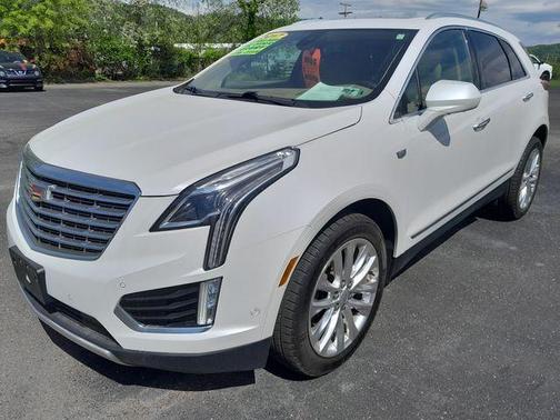 Crystal White Tri-Coat 2017 Cadillac XT5 Platinum