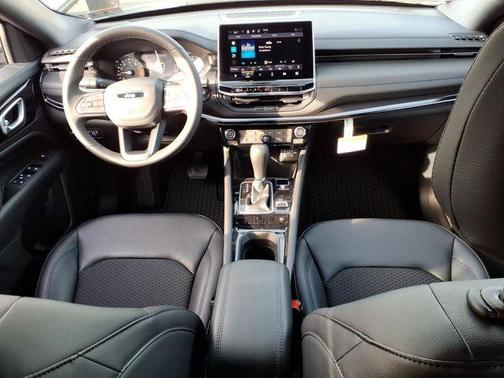 Bright White Clearcoat 2026 Jeep Compass Latitude