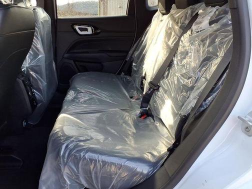 Bright White Clearcoat 2026 Jeep Compass Latitude