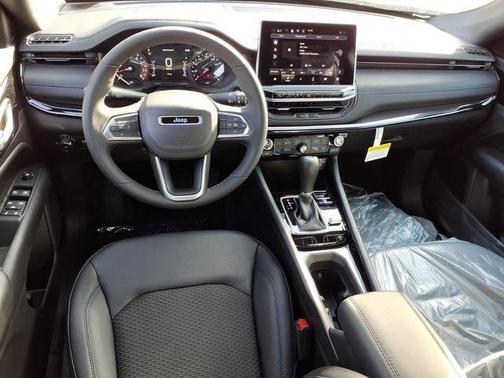 Bright White Clearcoat 2026 Jeep Compass Latitude