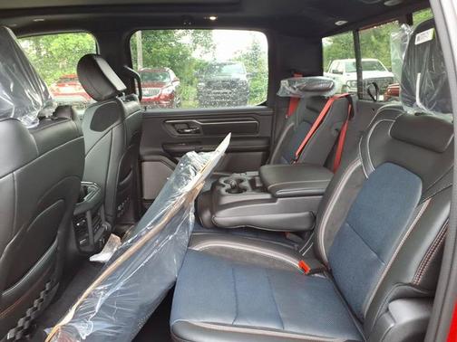 Molten Red Pearlcoat 2026 RAM 1500 Laramie