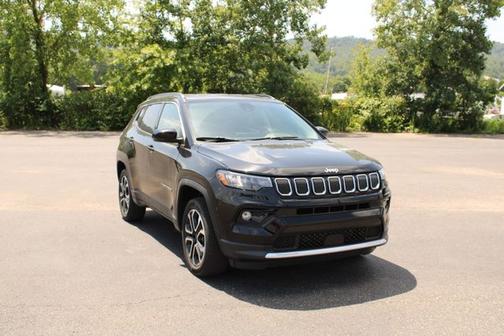 Diamond Black Crystal Pearlcoat 2022 Jeep Compass Limited
