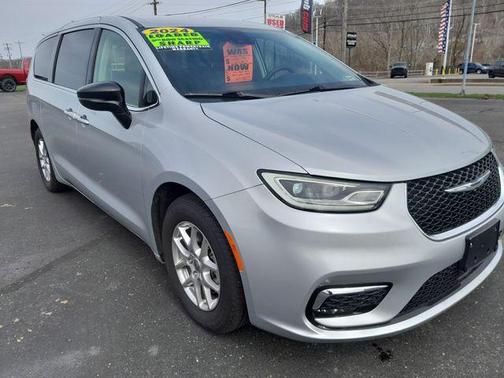 2024 Chrysler Pacifica Touring-L