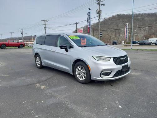 2024 Chrysler Pacifica Touring-L