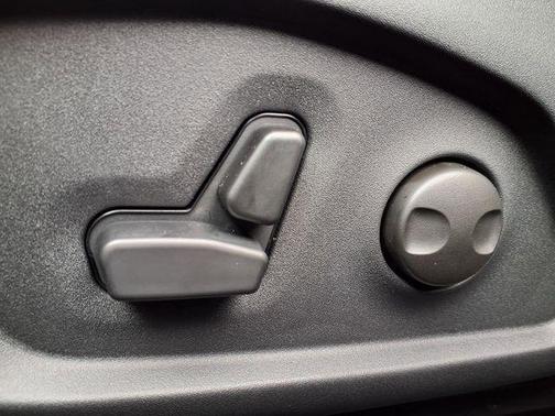 Diamond Black 2026 Jeep Compass Latitude