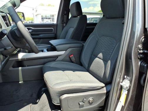 Granite Crystal Clearcoat Metallic 2026 RAM 1500 Big Horn/Lone Star