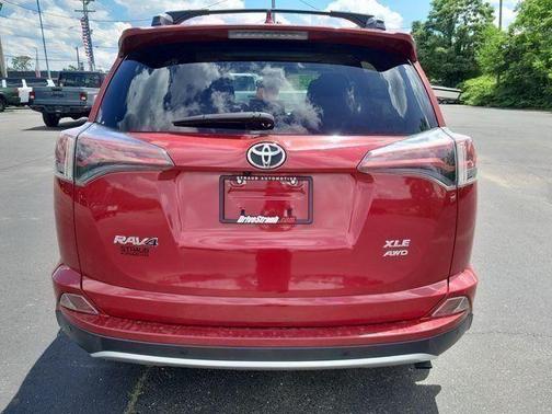 Barcelona Red Metallic 2016 Toyota RAV4 XLE