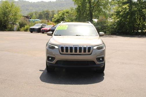 Light Brownstone Pearlcoat 2019 Jeep Cherokee Latitude Plus