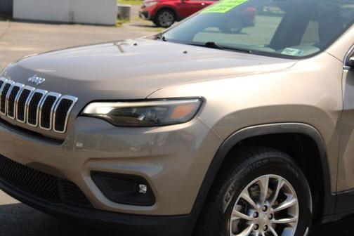Light Brownstone Pearlcoat 2019 Jeep Cherokee Latitude Plus
