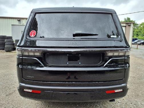 High Gloss Black 2026 Jeep Grand Wagoneer L Limited Reserve
