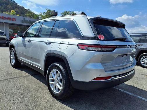 Silver Zynith 2025 Jeep Grand Cherokee Laredo X