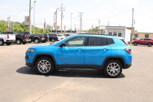 Laser Blue Pearlcoat 2023 Jeep Compass Latitude Lux