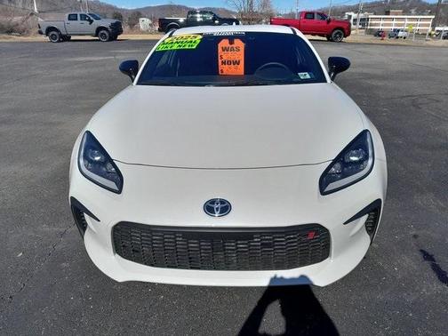 2025 Toyota GR86 Base