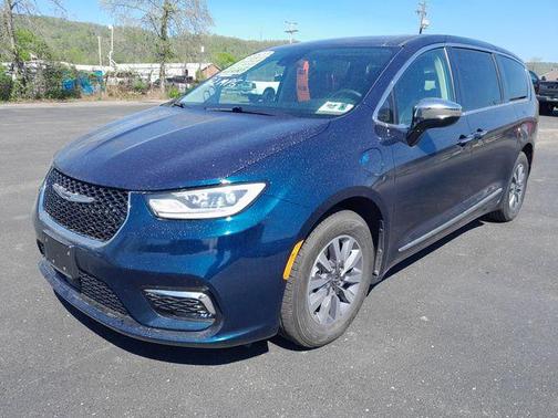 Fathom Blue Pearlcoat 2023 Chrysler Pacifica Hybrid Limited