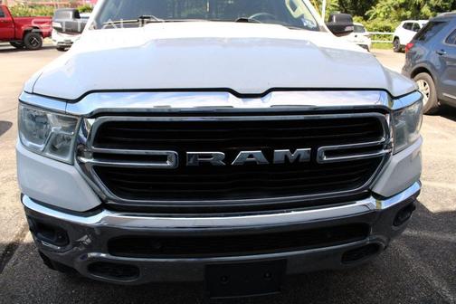 Bright White Clearcoat 2019 RAM 1500 Big Horn
