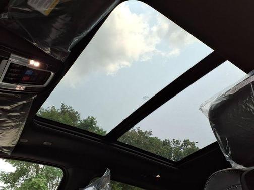 Bright White Clearcoat 2026 RAM 1500 Laramie
