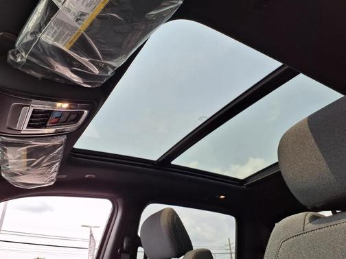 Diamond Black Crystal Pearlcoat 2026 RAM 1500 Big Horn