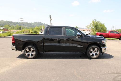 Diamond Black Crystal Pearlcoat 2023 RAM 1500 Laramie