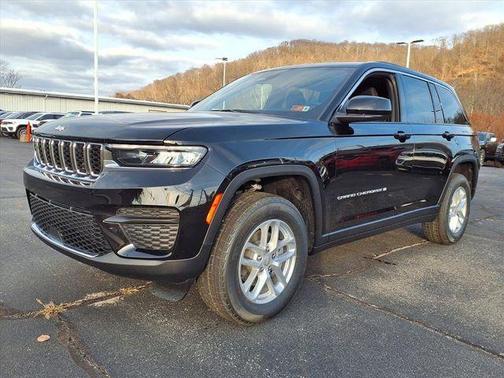Diamond Black 2025 Jeep Grand Cherokee Laredo