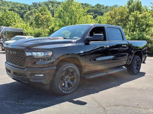 Diamond Black Crystal Pearlcoat 2026 RAM 1500 Express