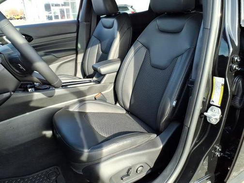 Diamond Black 2026 Jeep Compass Latitude