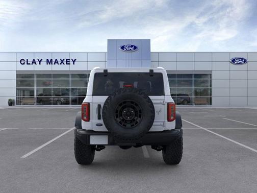 Oxford White 2026 Ford Bronco Badlands