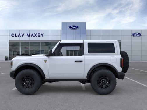 Oxford White 2026 Ford Bronco Badlands