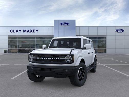 Oxford White 2026 Ford Bronco Outer Banks