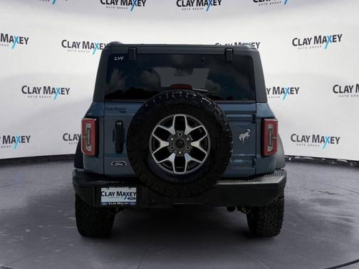 Azure Gray Metallic Tri-Coat 2024 Ford Bronco Badlands