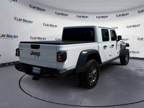 Bright White Clearcoat 2025 Jeep Gladiator Mojave 4x4