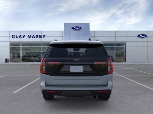 Glacier Gray Metallic Tri-Coat 2026 Ford Expedition Tremor