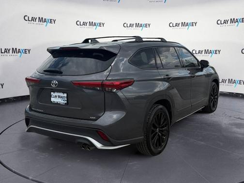 Magnetic Gray Metallic 2023 Toyota Highlander XSE