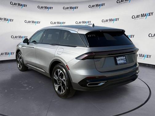 Lustrous Gray Metallic 2025 Lincoln Nautilus Premiere