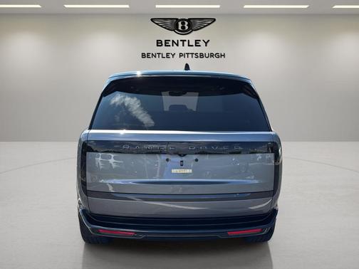 Eiger Gray Metallic 2025 Land Rover Range Rover P530 SE 7 Seat
