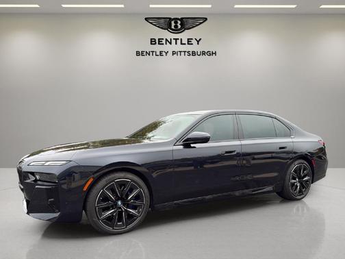 Carbon Black Metallic 2024 BMW 760 xDrive