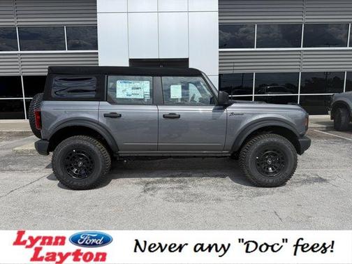 Carbonized Gray Metallic 2025 Ford Bronco Base