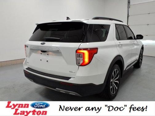 Oxford White 2021 Ford Explorer XLT