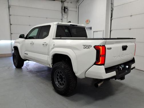 Ice 2025 Toyota Tacoma TRD Sport