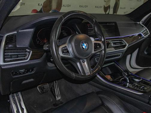 Mineral White Metallic 2020 BMW X5 M50i