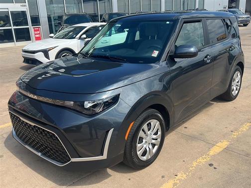Gravity Gray 2023 Kia Soul LX