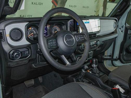 Earl Clearcoat 2024 Jeep Wrangler Sport