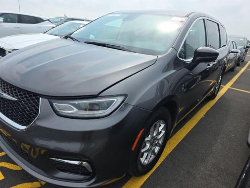 Granite Crystal Clearcoat Metallic 2023 Chrysler Pacifica Touring-L