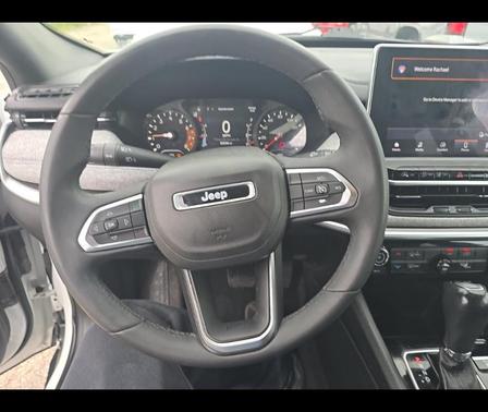Bright White Clearcoat 2023 Jeep Compass Latitude