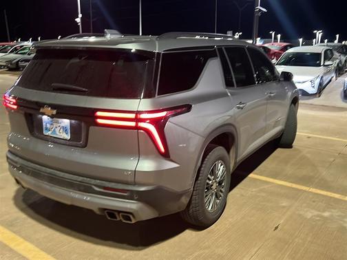 2024 Chevrolet Traverse LT