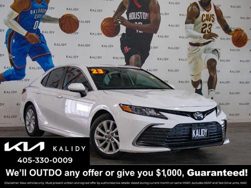 Ice 2023 Toyota Camry LE