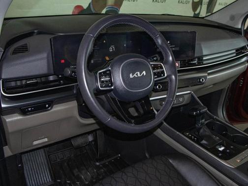 2025 Kia Carnival LXS