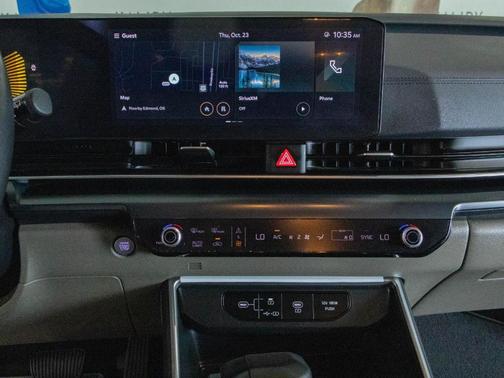 2025 Kia Carnival LXS