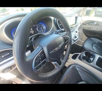 2022 Chrysler Pacifica Touring-L